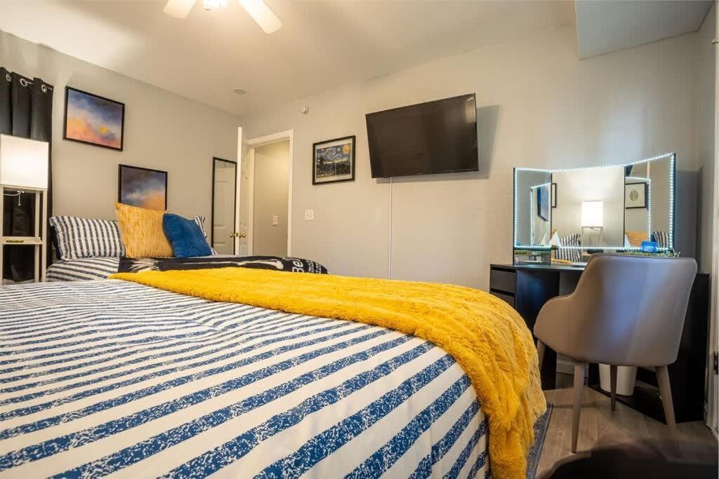 Sasquatch Lodge E Sleeps 13 Гатлінбург Екстер'єр фото