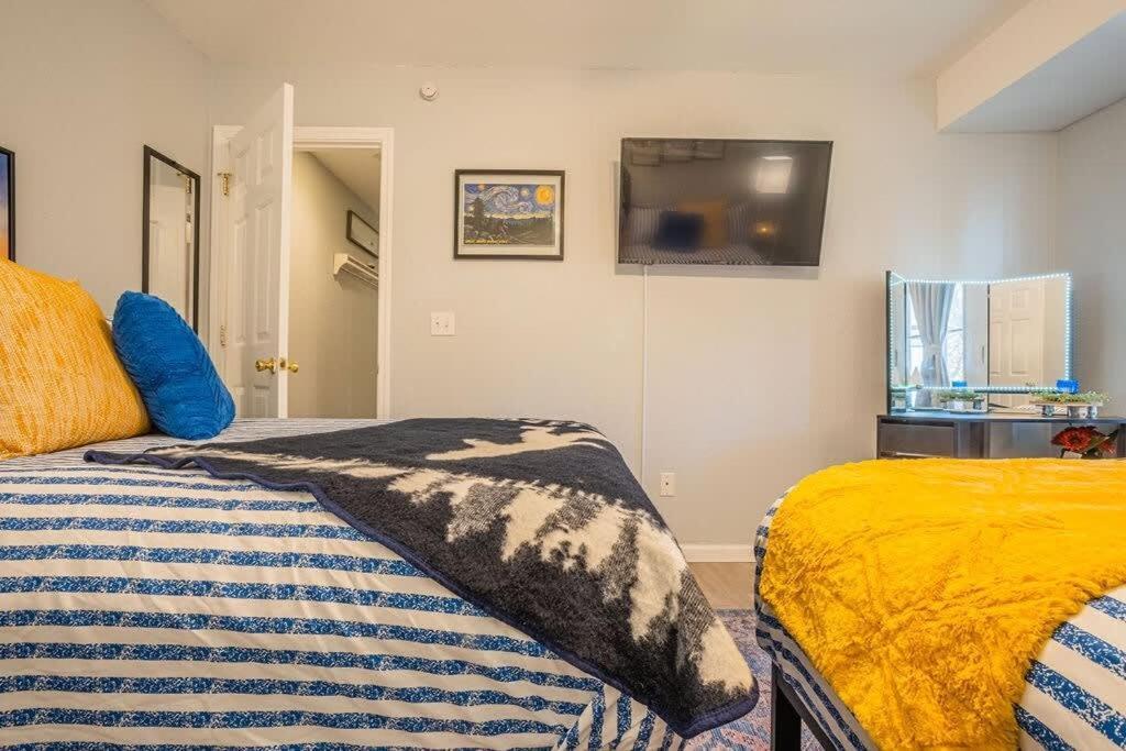 Sasquatch Lodge E Sleeps 13 Гатлінбург Екстер'єр фото