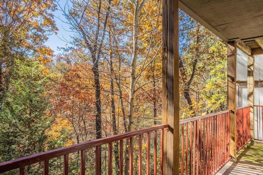 Sasquatch Lodge E Sleeps 13 Гатлінбург Екстер'єр фото