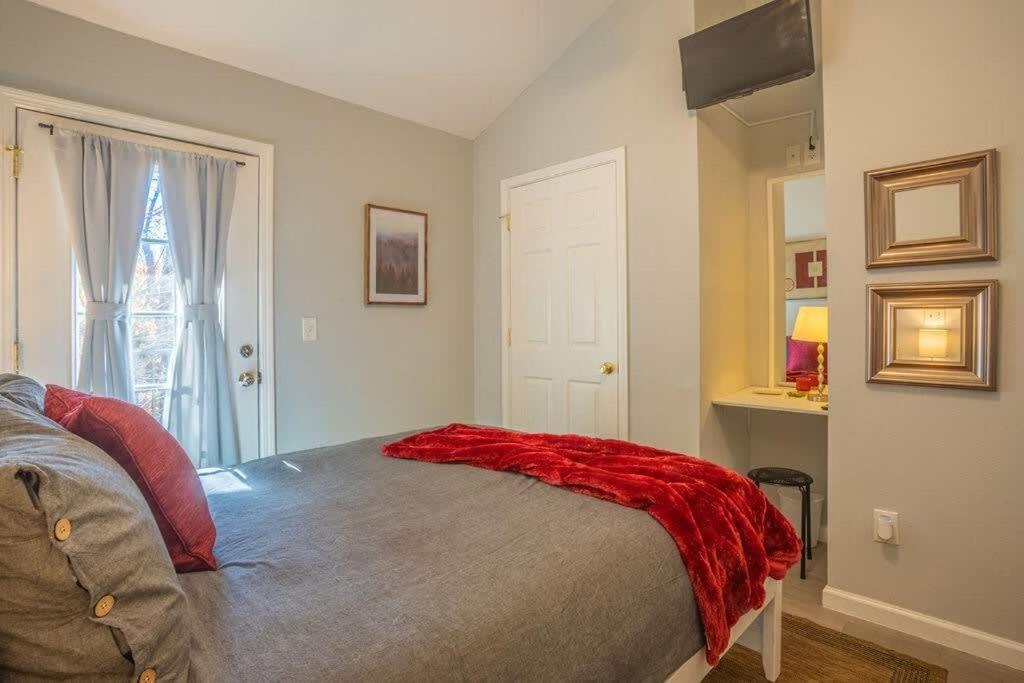 Sasquatch Lodge E Sleeps 13 Гатлінбург Екстер'єр фото
