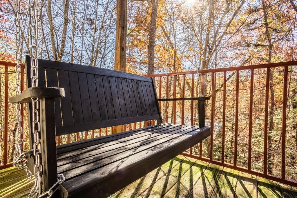 Sasquatch Lodge E Sleeps 13 Гатлінбург Екстер'єр фото